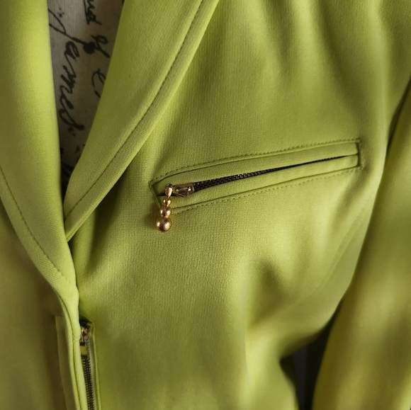 Vintage Dana Buchman Women's Suite in Lime Green. - Picture 11 of 16